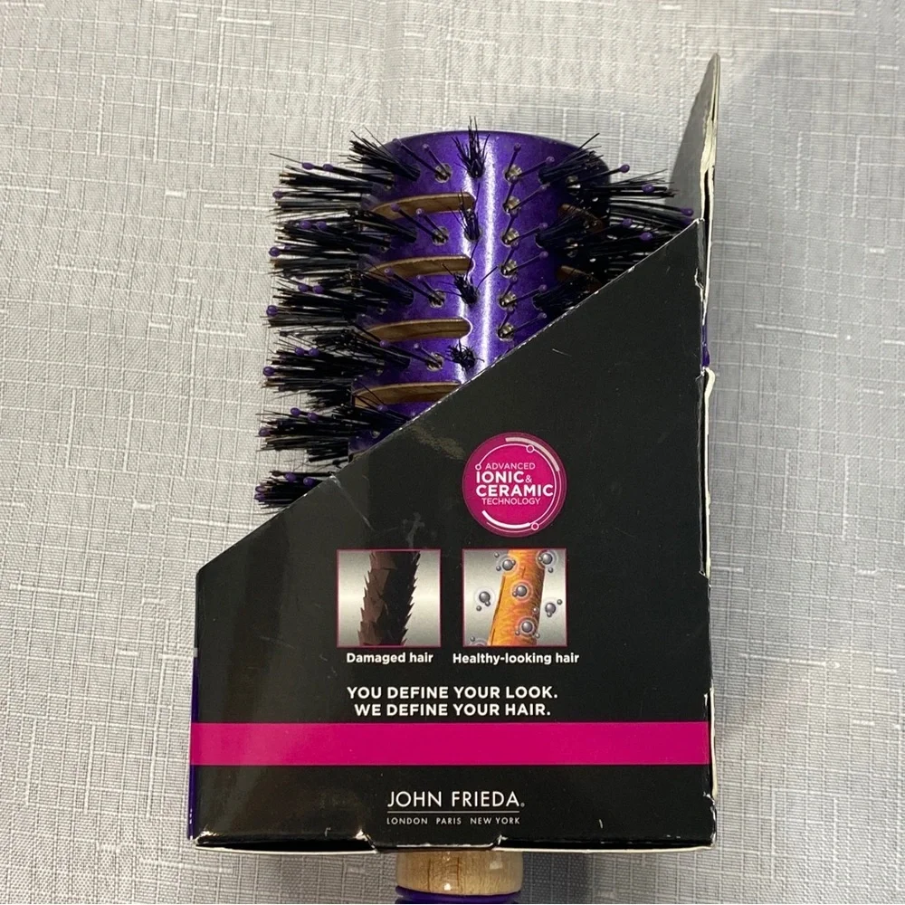 John Frieda Smooth Style Boar Bristle Vented Round Brush ionic and ceramic - Picture 5 of 8